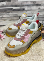 Balenciaga Triple S живое фото 3